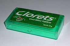 Green plasti Clorets packet